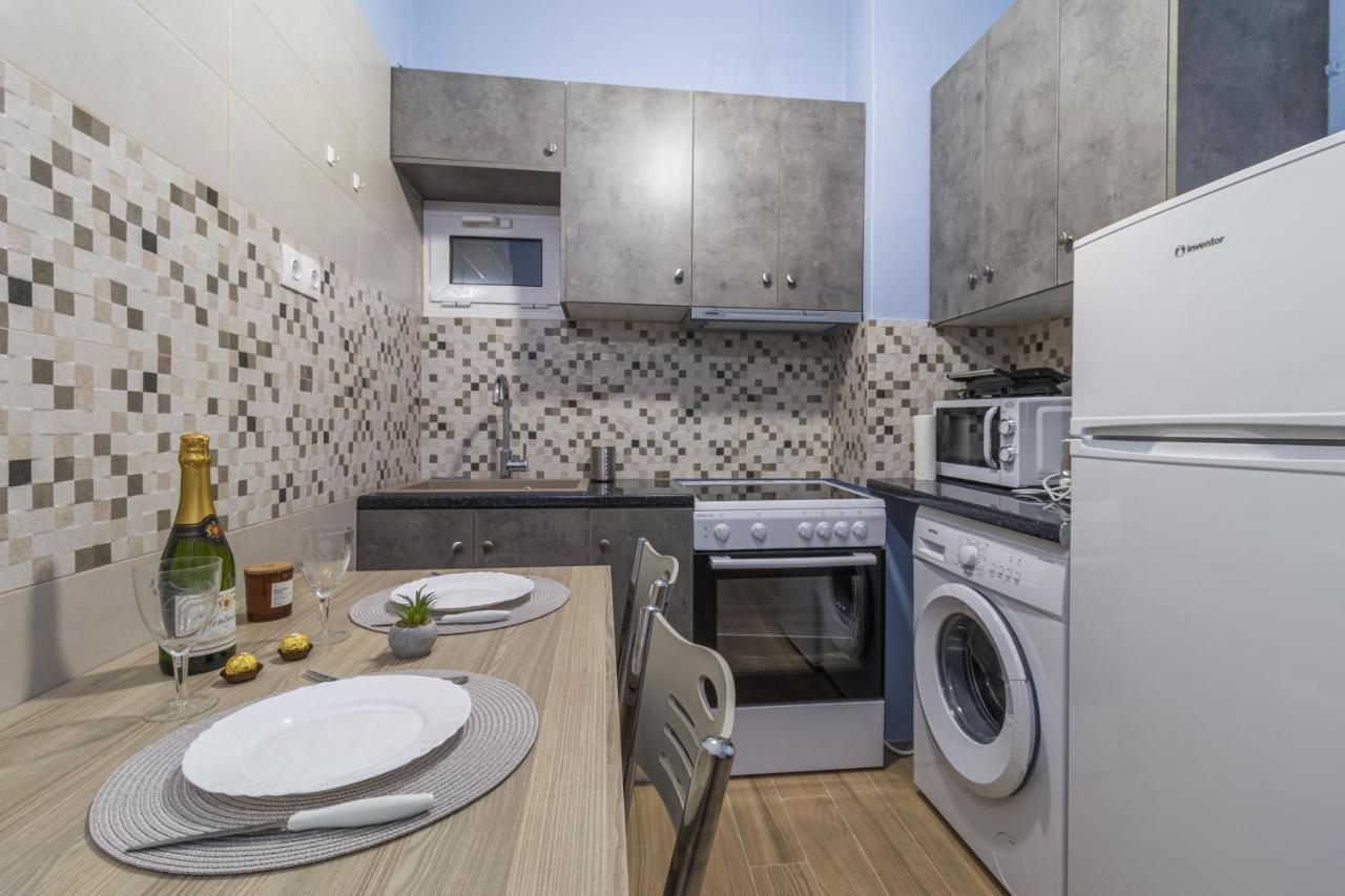 Couples Retreat, Fully Equipped Studio/ Loutraki Beach Apartment Екстериор снимка