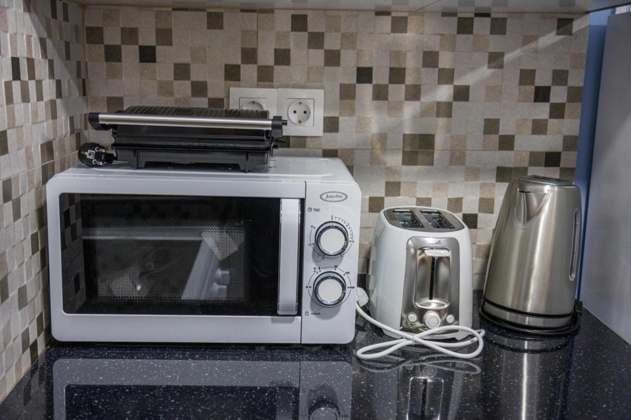 Couples Retreat, Fully Equipped Studio/ Loutraki Beach Apartment Екстериор снимка